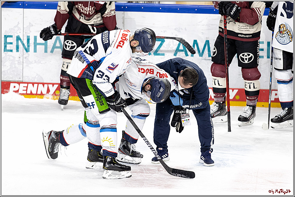 PENNY DEL;  Koelner Haie - Straubing Tigers; Koeln, 14.04.2021